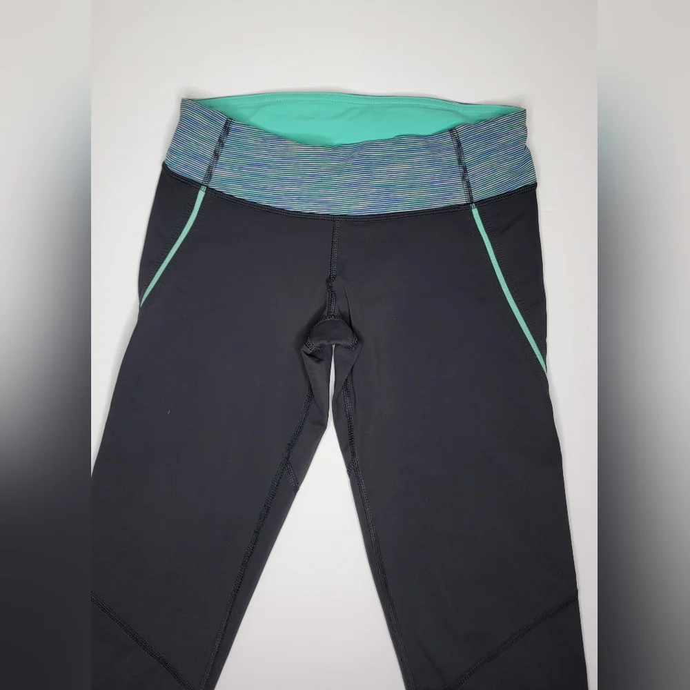 Lululemon Run Excel Capri 3/4 Green Stripes Leggings 4 - Picture 3 of 8